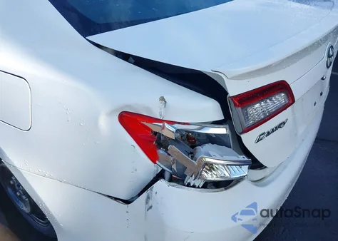 2013 Toyota Camry Se z USA, uszkodzony, nr VIN 4T1BF1FK3DU668505